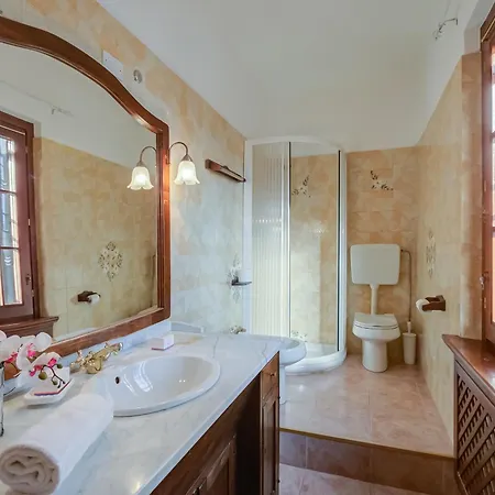 Villa Oasi With Private Pool - Happy